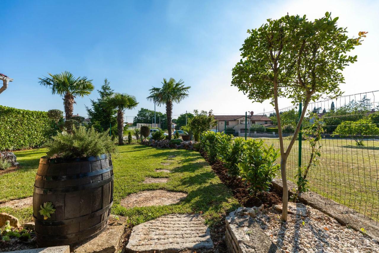 Holiday Home Ana Kanfanar Exterior foto